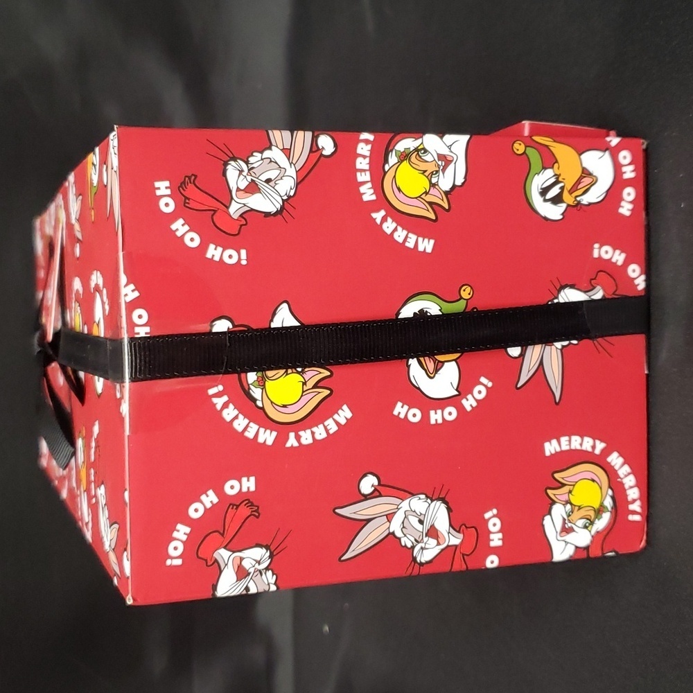 Rae Dunn NWT MERRY CHRISTMAS Mug and Looney Tunes Tweety Ornament - Picture 5 of 6